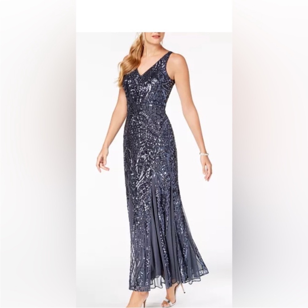 Elegant Navy blue Sequin Evening Gown by Nightway in size 18w